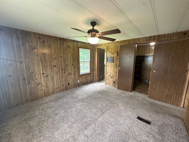 Foto del edificio - Inviting 3 Bedroom - 2 Bath Home with Lots...