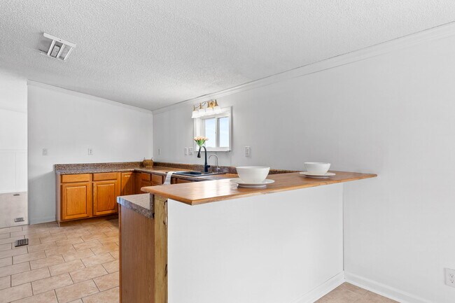 Building Photo - 4450 Zabell Dr