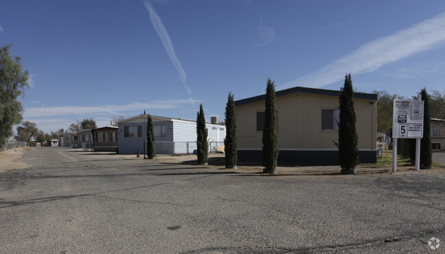 Building Photo - Adelanto High Desert Homes