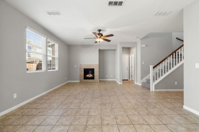 Building Photo - NICE TWO STORY TOWNHOME IN NATOMAS!