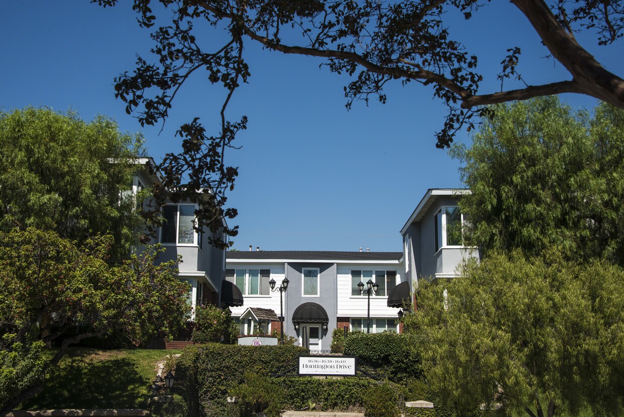 Primary Photo - 1638 Huntington Dr