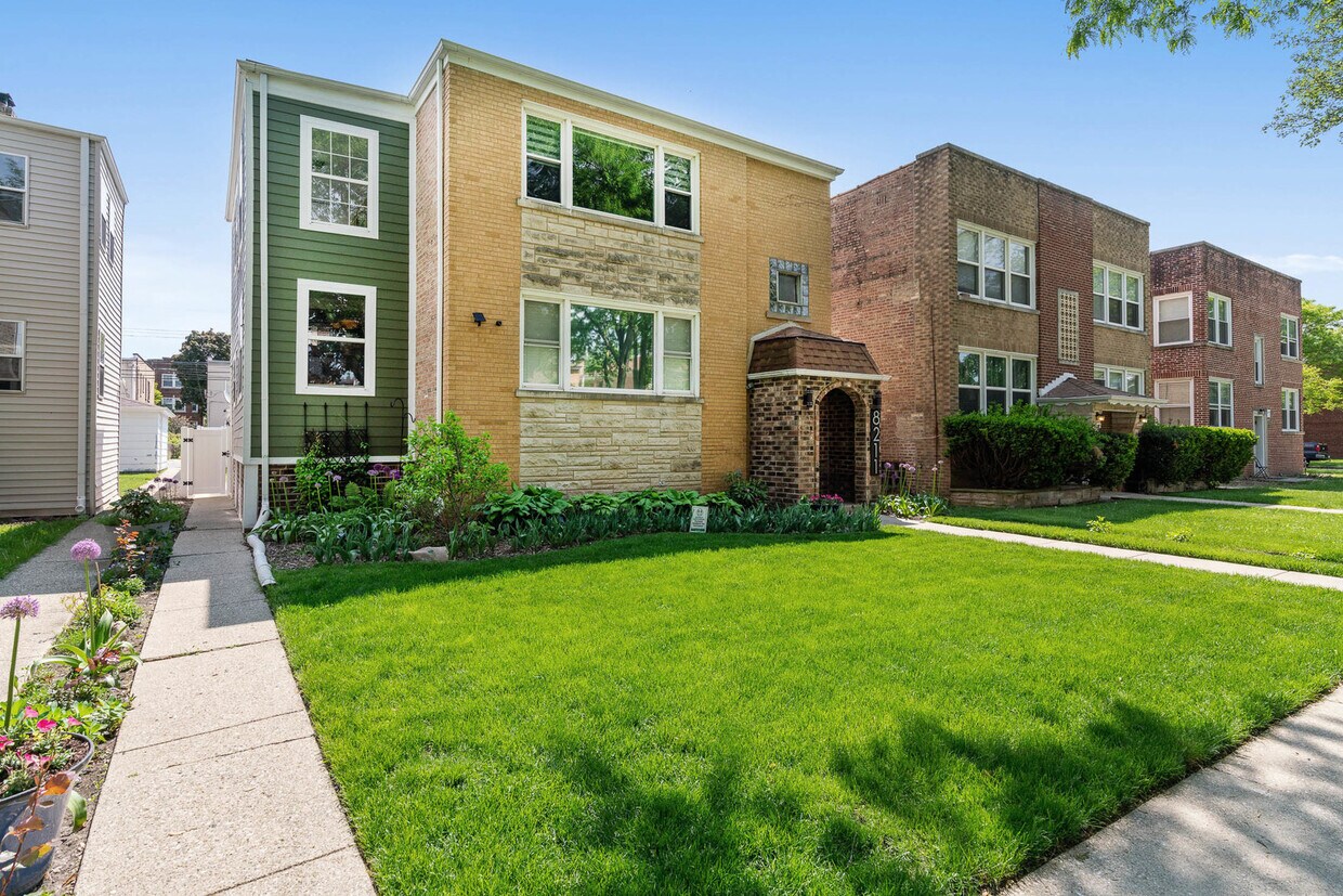 Primary Photo - 8211 Kilpatrick Ave