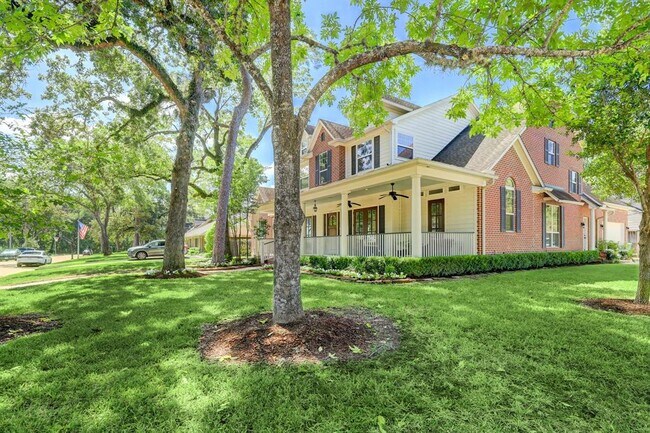 Building Photo - 127 Gershwin Dr