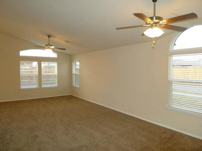 Building Photo - 6601 Cascade Dr
