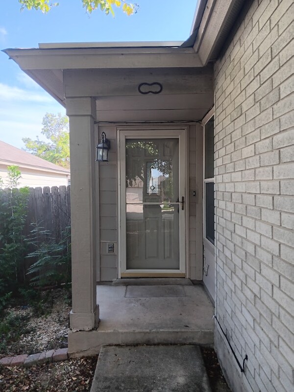 Foto del edificio - 9942 Shady Meadows