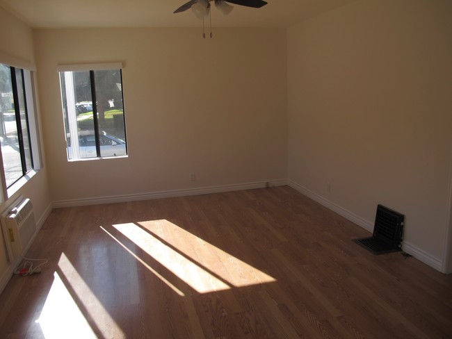 Building Photo - 741 S Verdugo Rd