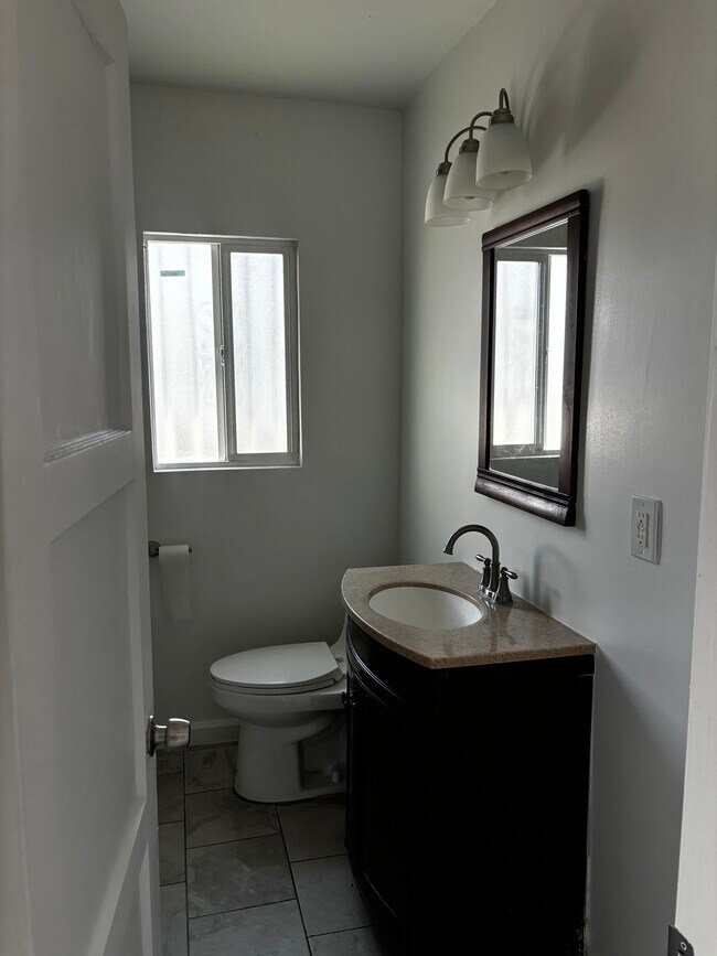 Foto del edificio - 923 Maple St