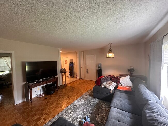 Foto del edificio - 51 Lake Shore Ct