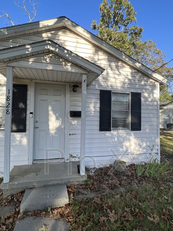 Building Photo - 1828 S Main St