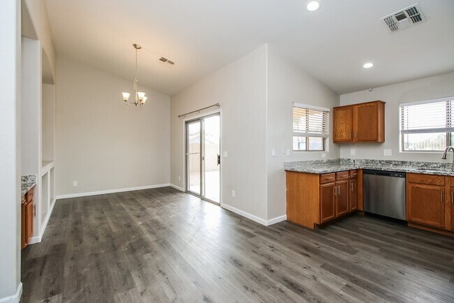 Building Photo - 2246 S 85th Dr