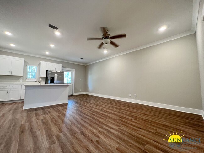 Foto del edificio - Beautiful 3 Bedroom 2.5 Bathroom Townhome with Garage!