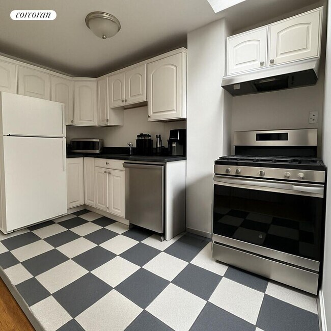 Foto del edificio - 349 W 30th St