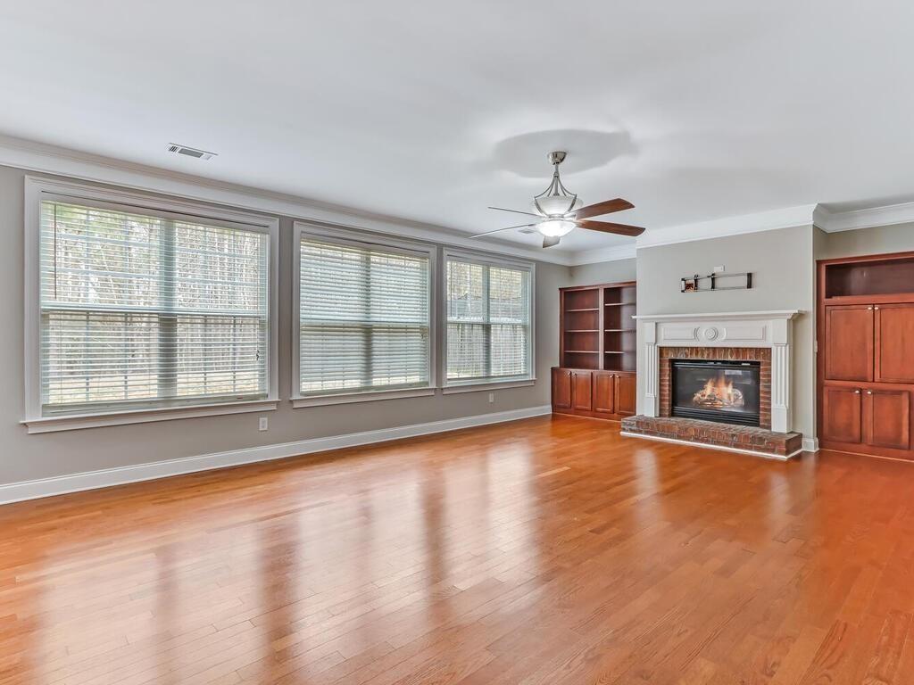 Primary Photo - 3196 Montauk Hill Dr