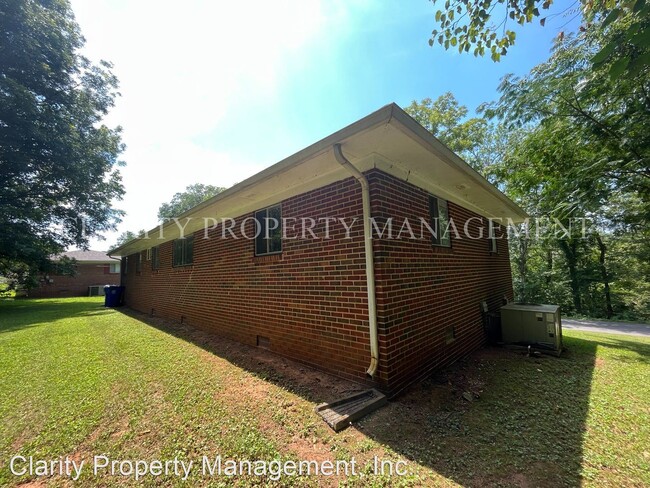 Building Photo - 3 br, 1 bath House - 801 Westover Dr. SW