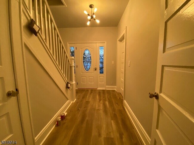 Building Photo - 2059 Westfield Ave