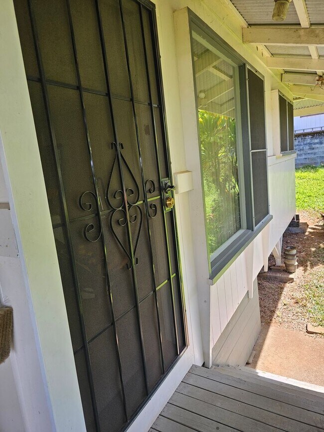 Foto del edificio - 3 bedroom Unit in Hilo Town