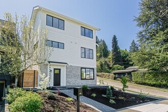 Building Photo - 2055 Boyer Ave E