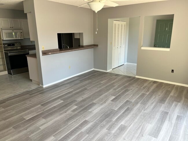 Building Photo - 4116 NW Cinnamon Tree Cir