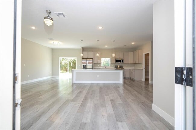 Building Photo - 7916 Granada Rd