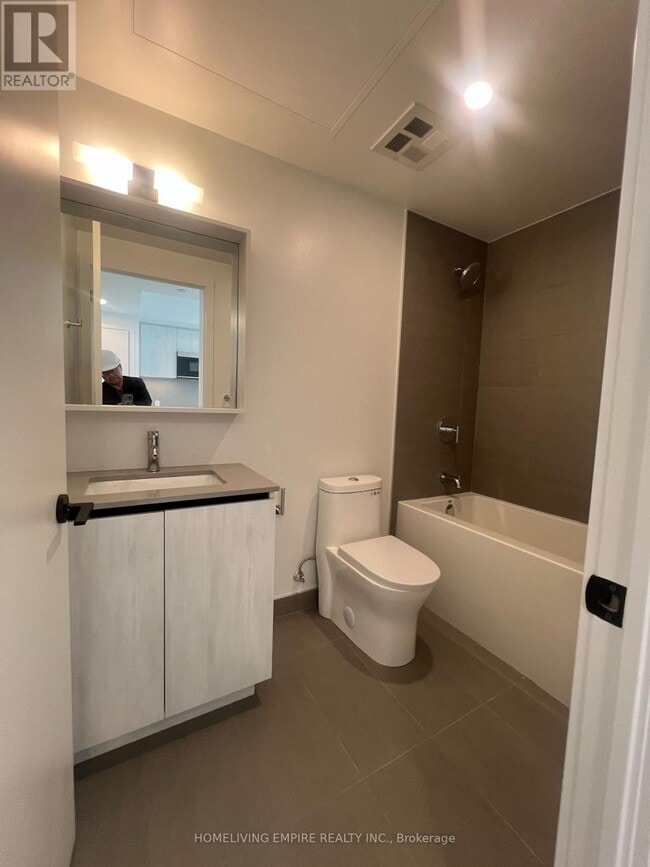 Building Photo - 35 Parliament St