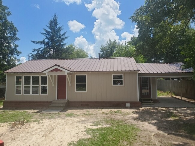 Building Photo - 323 Smith Ave