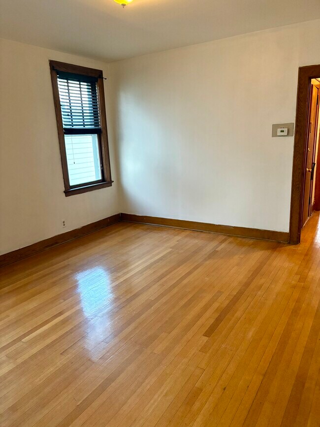 Foto del edificio - 180 Jerome Pl