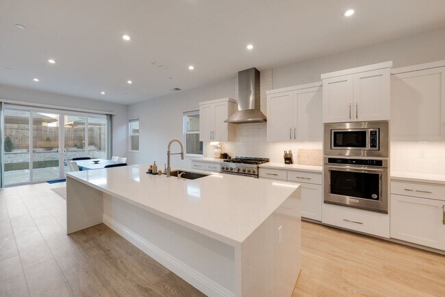 Foto del edificio - Luxury 4 Bedroom Home in Gated El Dorado Hills Community!