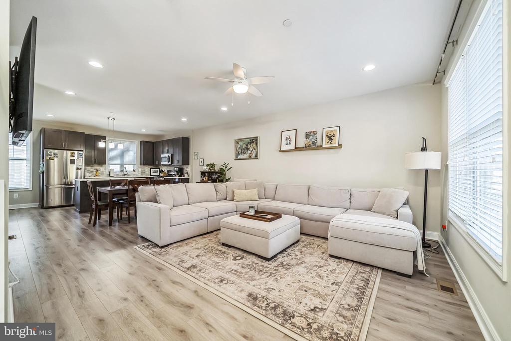 Foto principal - 743 Spring Mill Ave