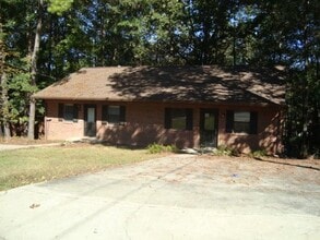 Building Photo - 1351-1353 Kurt Cir