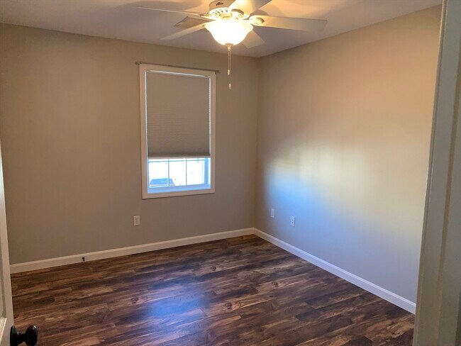 Building Photo - 9 Omaha St