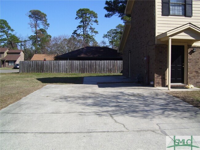 Building Photo - 136 Fox Chase Rd