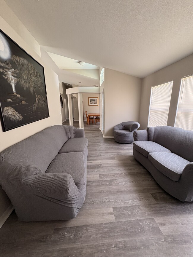 Private Siting Area - 1593 Eagle Ave NW