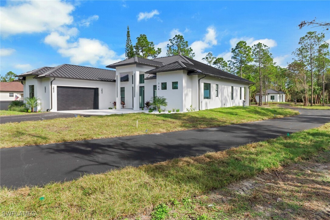 Foto principal - 368 14th St SE