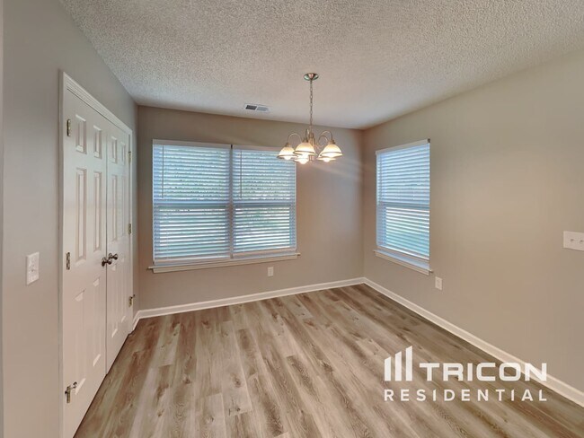 Building Photo - 4 Leyland Cypress Ct