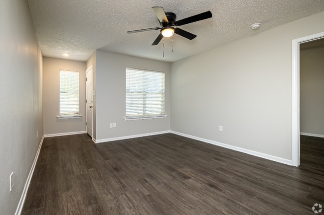 Building Photo - 2121 Lobdell Blvd