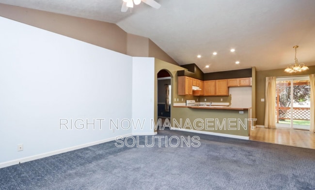 Foto del edificio - 815 S Pawnee Ave