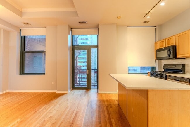 Photo - 208 W Washington St Apartment