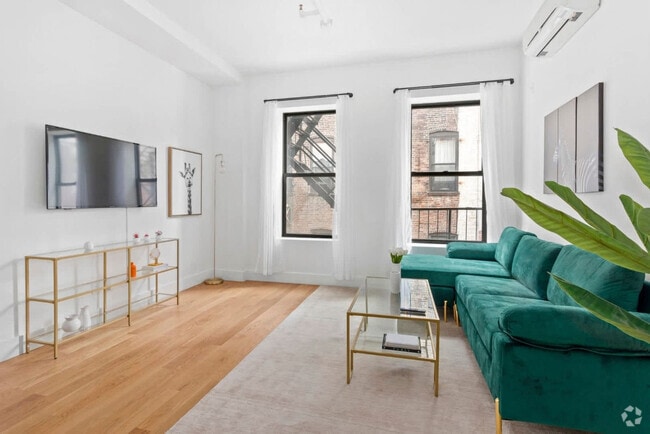 Building Photo - 519 W 45th St