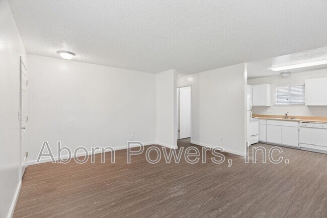 Foto del edificio - 2760 Coloma St