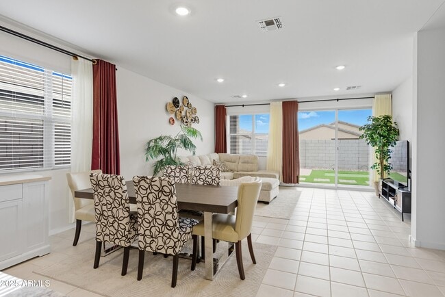 Foto del edificio - 17427 W Msn Ln