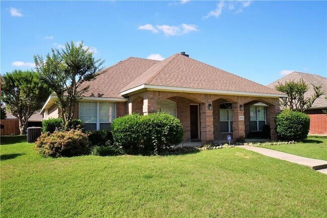 Building Photo - 1305 Canterbury Ct