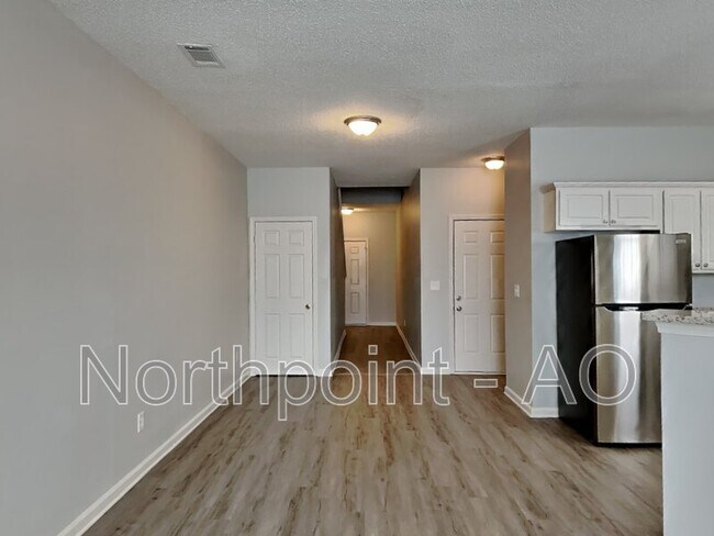 Building Photo - 2429 Brianna Dr