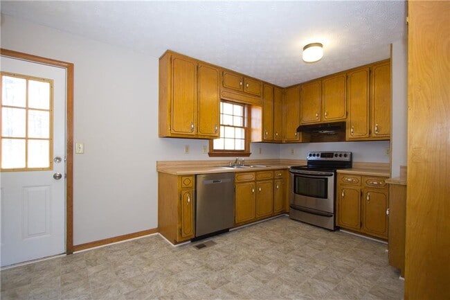 Foto del edificio - 2420 Green Rd