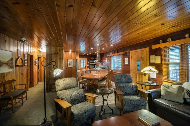 Building Photo - 8033 Sugarpine Pl
