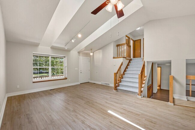 Foto del edificio - 2461 Hampshire Square