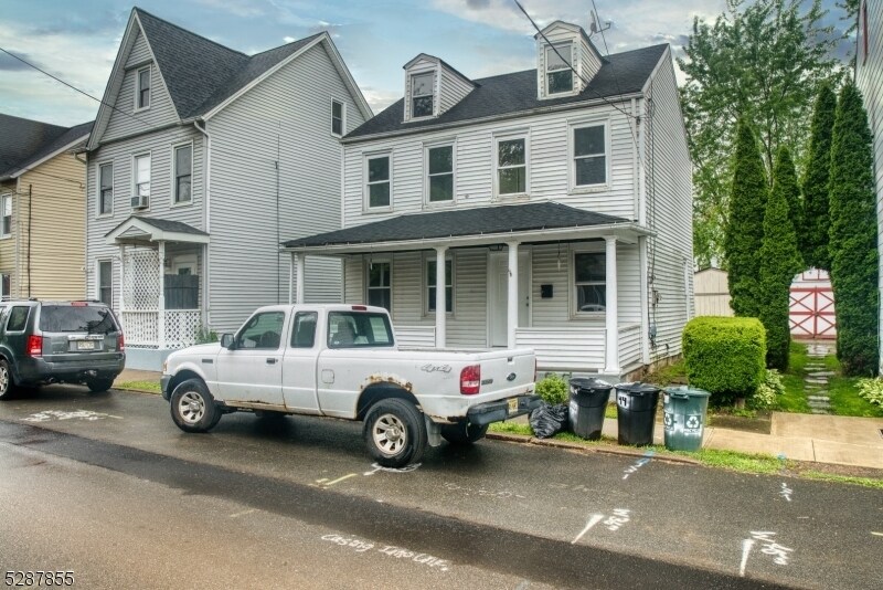 Primary Photo - 46 Davis St