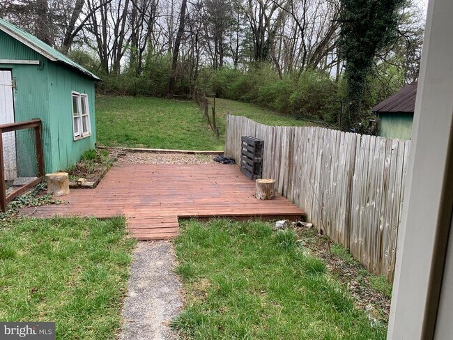 Building Photo - 559 Hillman Dr