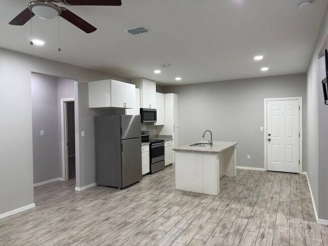 Foto del edificio - 1404 W Heritage Dr