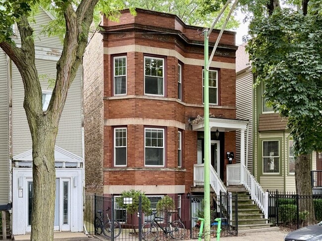 Foto del edificio - 3436 N Bell Ave
