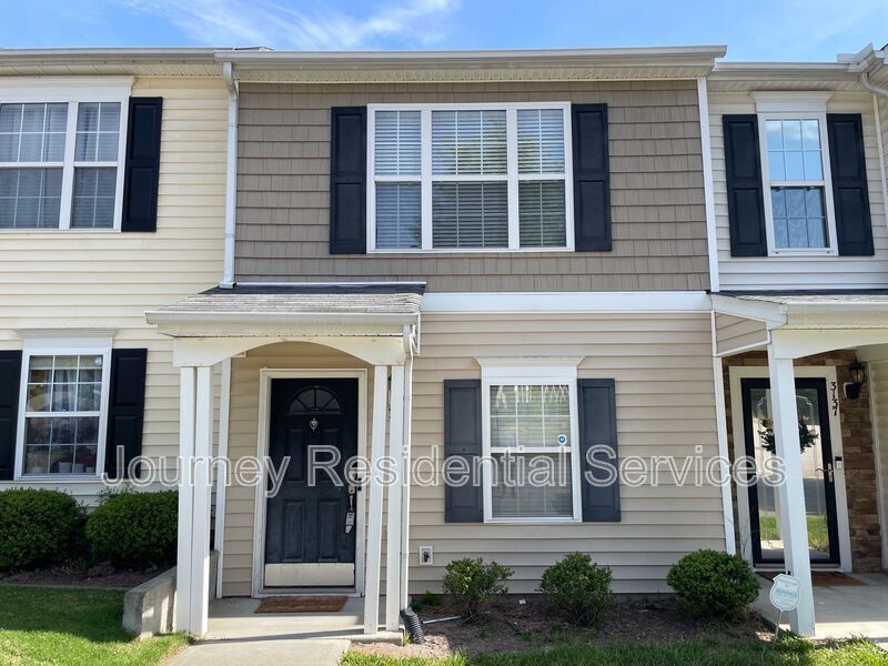 Foto principal - 3135 Ivy Wood Ln